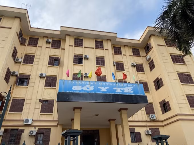 Sở Y Tế Bắc Giang nhanh chóng triển khai các công tác phòng chống dịch Covid-19. Ảnh: Dương Lâm
