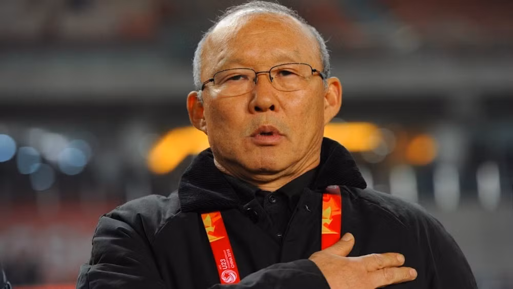 hlv park hang seo va tro ly lee young jin chua dong y gia nhap clb tp hcm hinh 1
