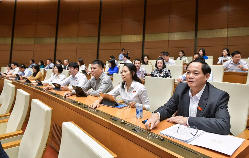 quoc hoi chinh thuc thong qua luat tai nguyen nuoc sua doi hinh 2