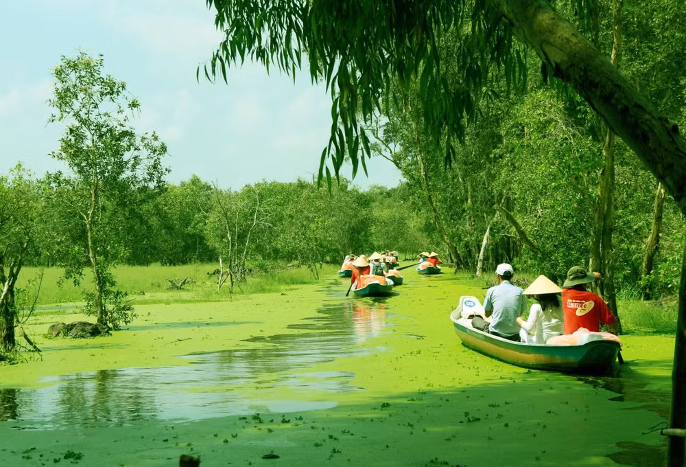 long an tu du lich hoc duong den du lich van hoa hinh 2