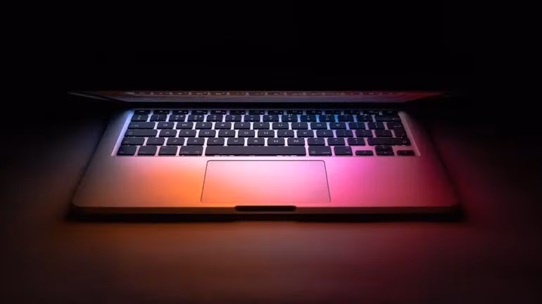 su khac biet giua che do ngu va tat may tren macbook hinh 1