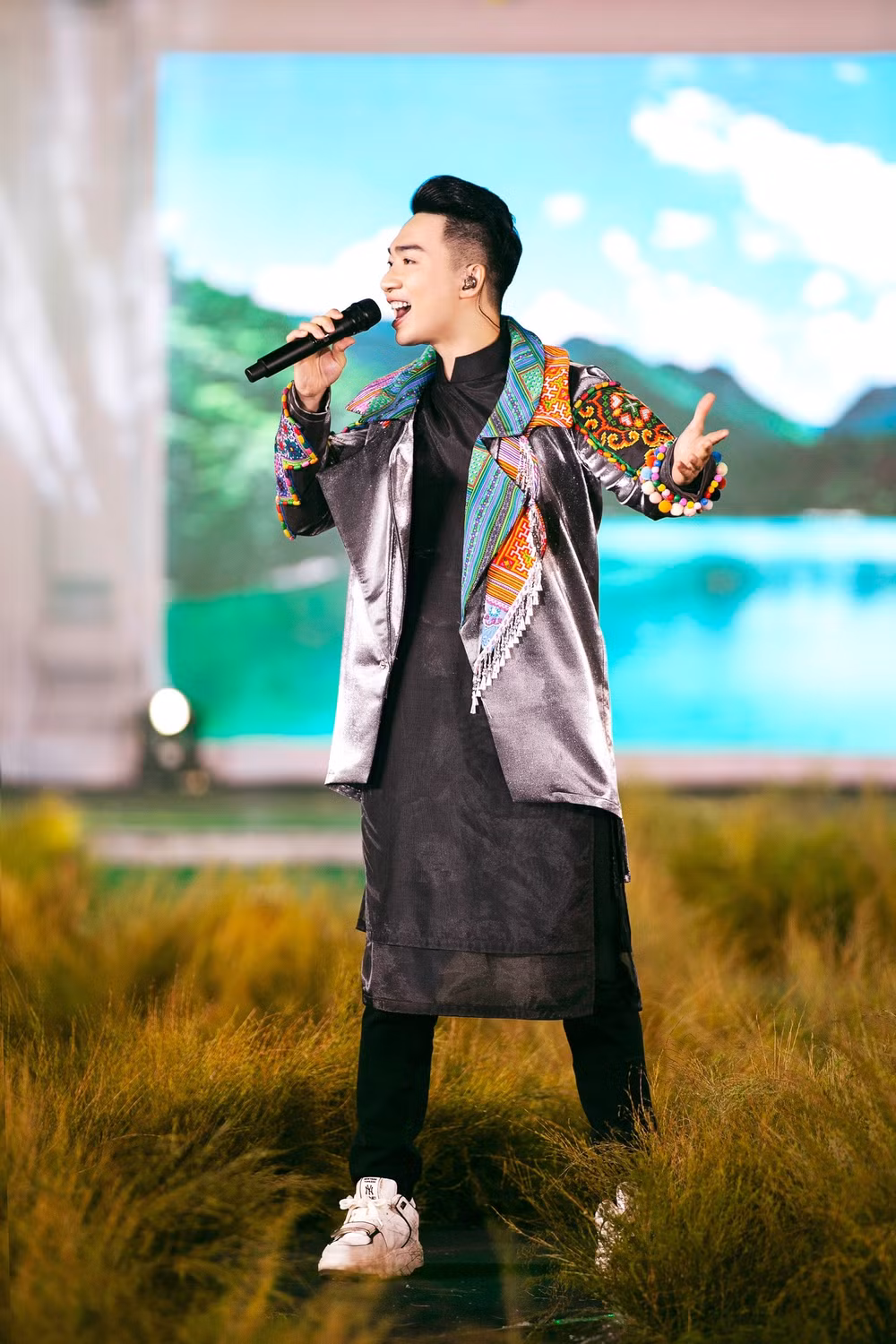 sieu mau vo hoang yen lam vedette tai show thoi trang quang ba hai duong hinh 4