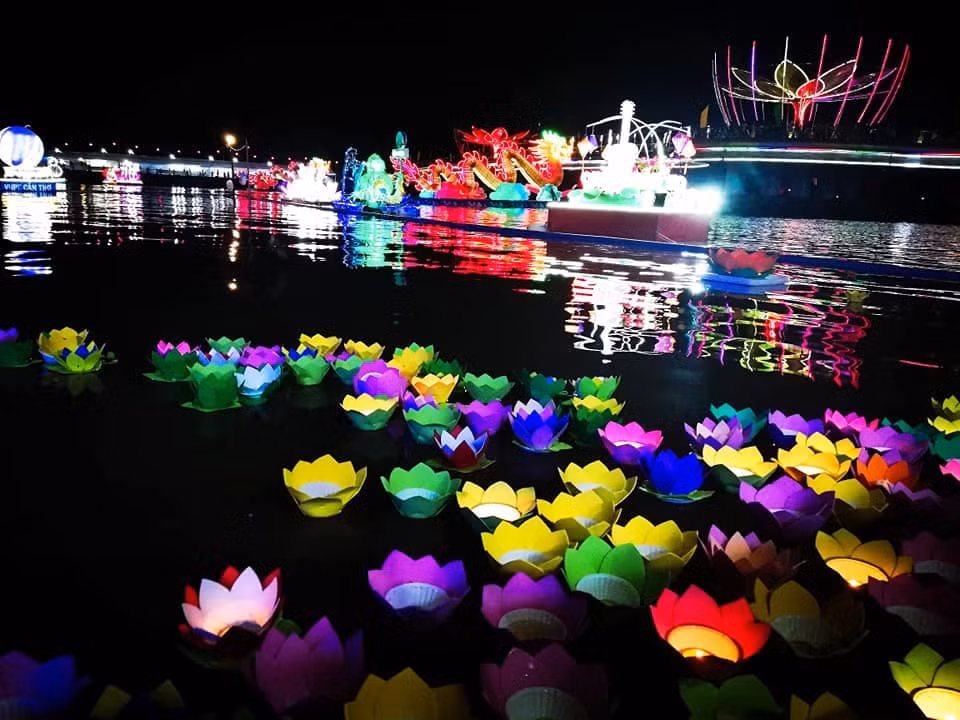 ngay hoi du lich dem hoa dang ninh kieu can tho dien ra ngay 28 11 hinh 1