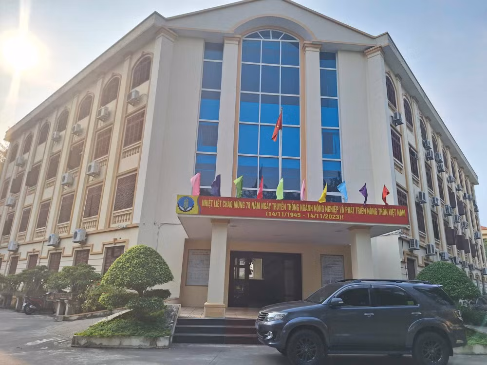 ubnd tinh bac ninh yeu cau giam doc so giai trinh viec di choi golf trong gio hanh chinh hinh 1