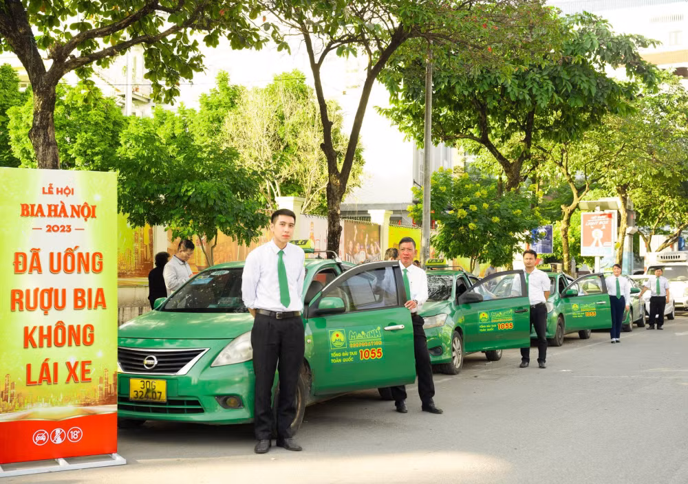 dong dao nguoi dan thu do hao hung tham du tam diem van hoa le hoi bia ha noi 2023 hinh 8