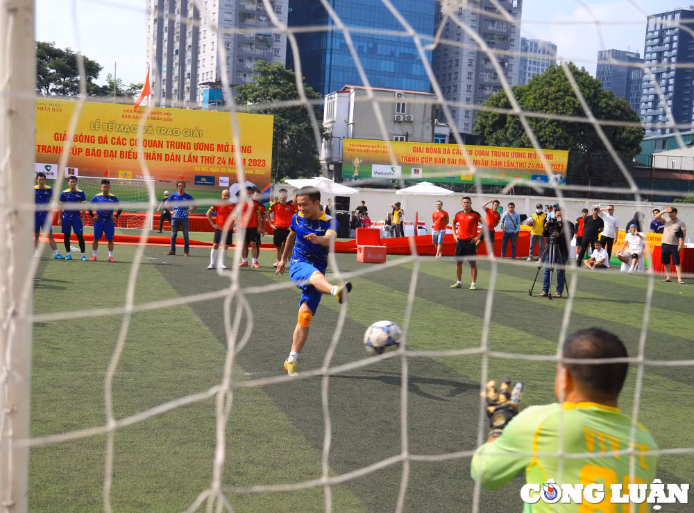 be mac giai bong da cac co quan trung uong mo rong tranh cup bao dai bieu nhan dan lan thu 24 hinh 13