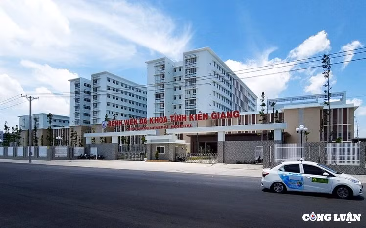 nha thau quen mat tai benh vien da khoa kien giang va dau hoi ve chenh gia chua co loi giai hinh 3