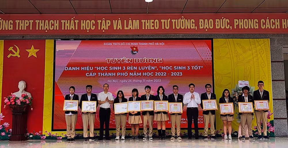 ha noi tuyen duong 328 hoc sinh 3 tot hoc sinh 3 ren luyen hinh 1