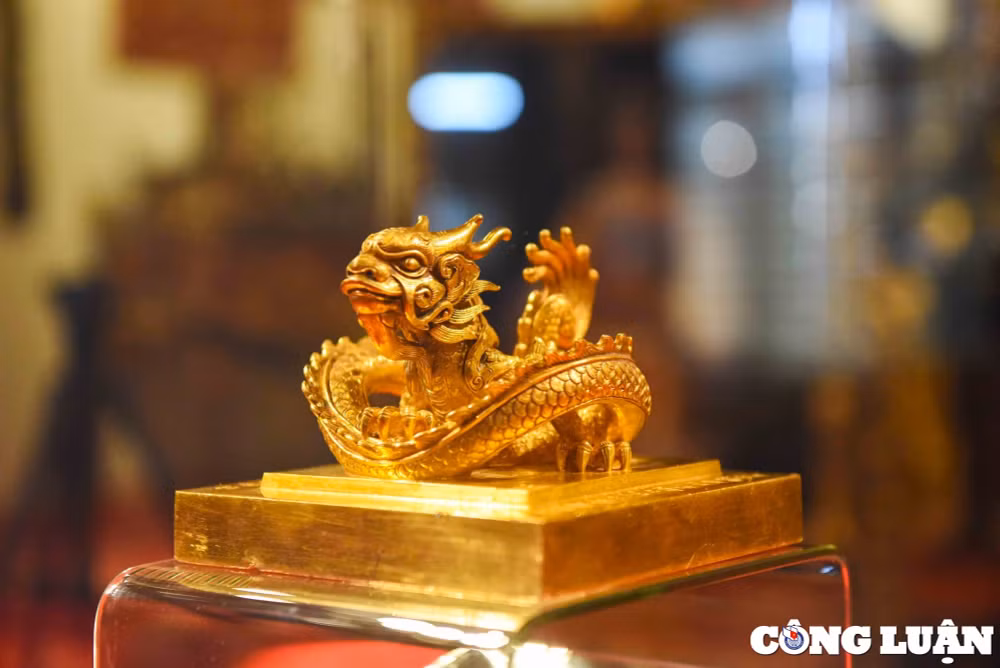 chiem nguong an vang hoang de chi bao nang hon 10kg vang o bac ninh hinh 3