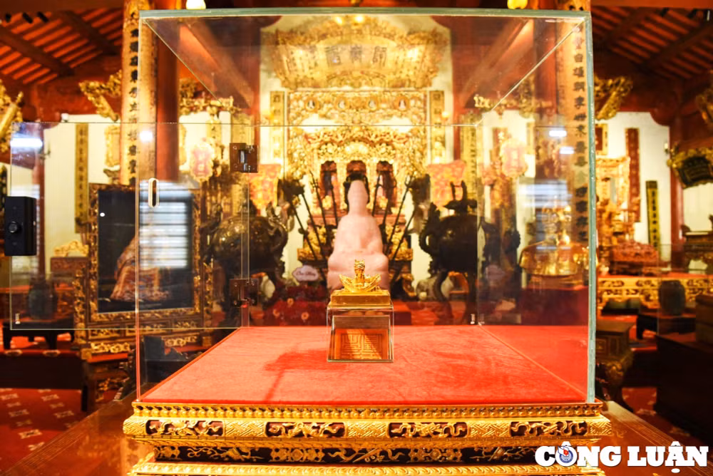 chiem nguong an vang hoang de chi bao nang hon 10kg vang o bac ninh hinh 1