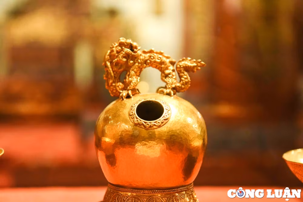chiem nguong an vang hoang de chi bao nang hon 10kg vang o bac ninh hinh 11