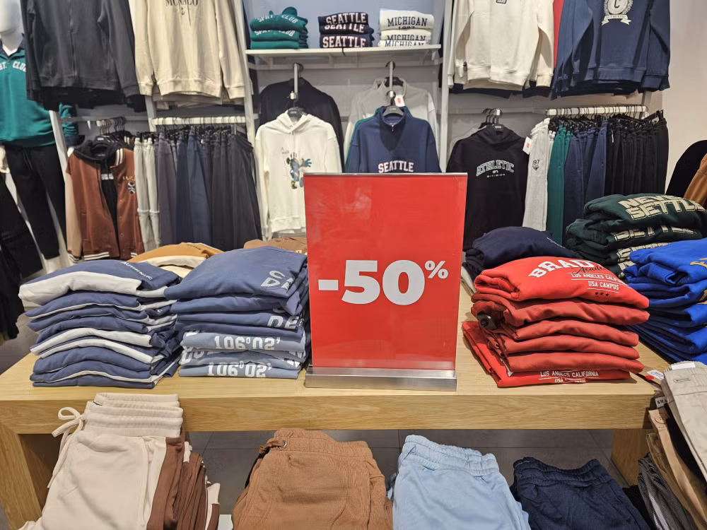 black friday noi vang hoe noi khach xep hang tu toi hom truoc hinh 3