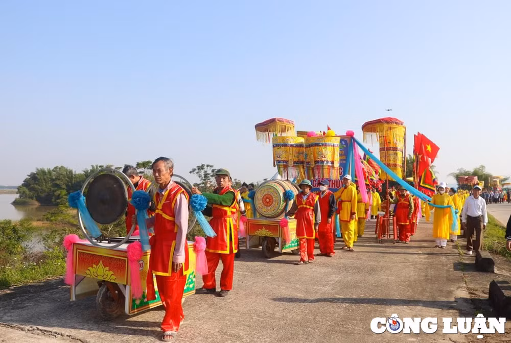 dac sac nghi thuc ruoc cap thuy le hoi den ca dinh do quan hoang muoi hinh 1