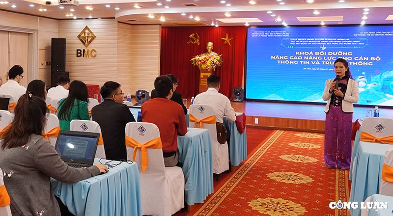 nang cao nang luc cho can bo thong tin va truyen thong hinh 1
