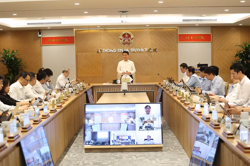 bo thong tin va truyen thong ban hanh quyet dinh phan cong cong viec giua bo truong va cac thu truong hinh 1