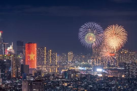 TP Hồ Chí Minh bắn pháo hoa tại 16 điểm dịp kỷ niệm 50 năm thành phố mang tên Bác