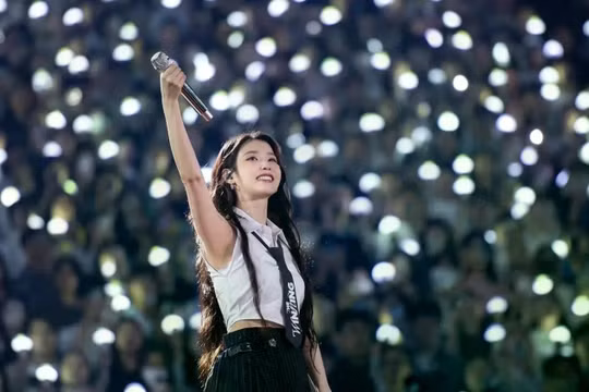 IU hủy concert, hoãn phát hành album mới vì lý do sức khỏe