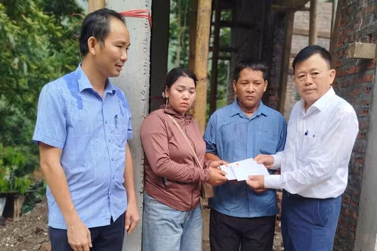 Bộ Dân tộc và Tôn giáo thăm hỏi các gia đình bị thiệt hại do thiên tai, hỏa hoạn tại Lai Châu