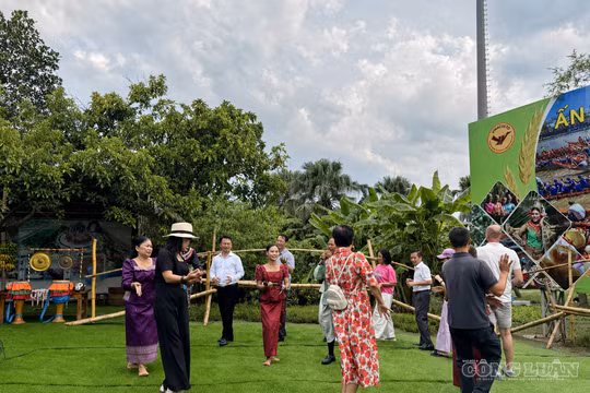 Hà Nội hướng tới đưa Làng Văn hóa thành điểm đến du lịch văn hóa hàng đầu