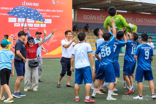 Giải bóng đá Cúp Nhà báo và Công luận: Niềm vui, tiếc nuối và tinh thần fair-play từ sân cỏ người làm báo