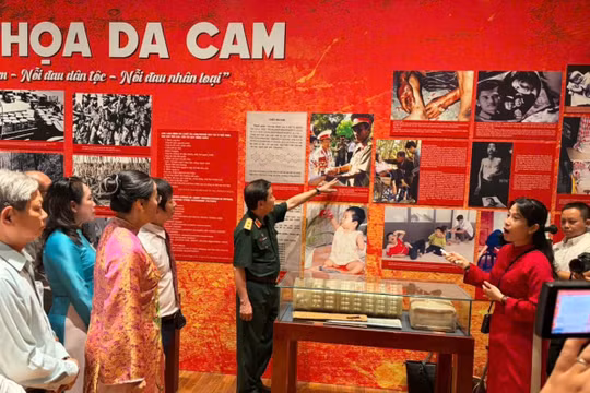 Đà Nẵng khai mạc triển lãm "Da cam - Lương tri và Công lý", trưng bày hơn 400 hình ảnh, hiện vật