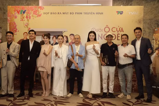 Phim 'Dưới ô cửa sáng đèn": Lời tạm biệt những khu tập thể cũ của Hà Nội
