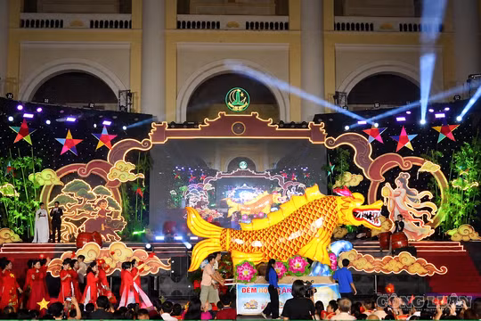30 mô hình đèn Trung thu rực sáng Thành cổ Sơn Tây