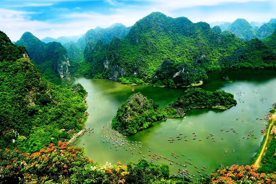 Ninh Bình dẫn đầu cả nước về lượng khách du lịch dịp nghỉ lễ