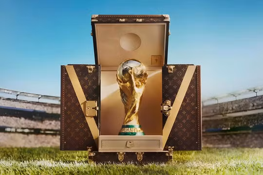 Louis Vuitton ra mắt rương đựng cúp FIFA World Cup 2026