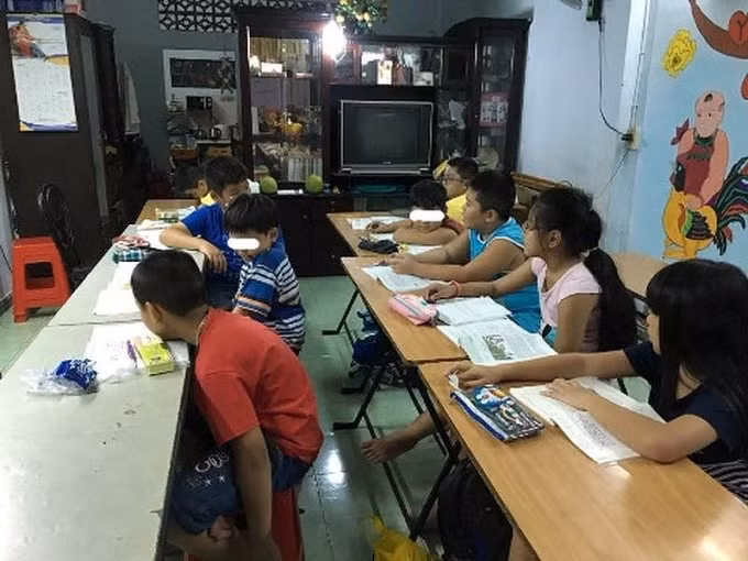 Hình ảnh một lớp học thêm hè tại nhà của giáo viên (Ảnh: P.L)