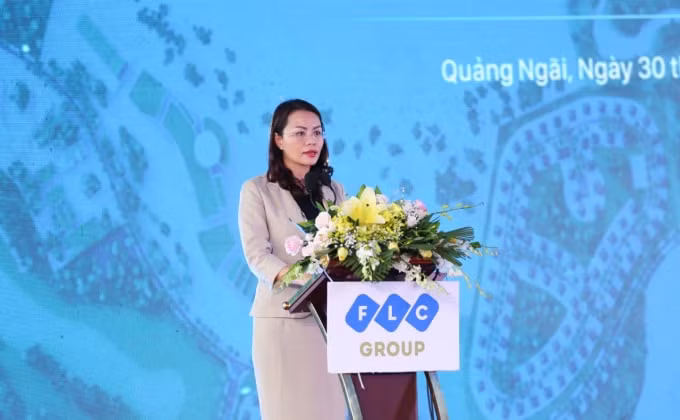 Bà Hương Trần Kiều Dung - Phó Chủ tịch kiêm Tổng Giám đốc Tập đoàn FLC phát biểu.