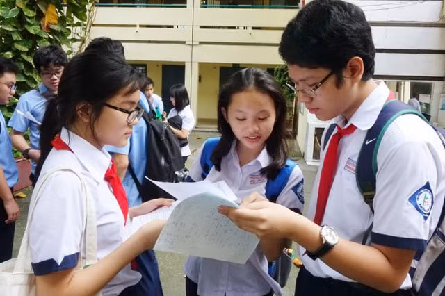 Hôm nay, TP. Hồ Chí Minh sẽ công bố điểm chuẩn vào lớp 10 (Ảnh TL)