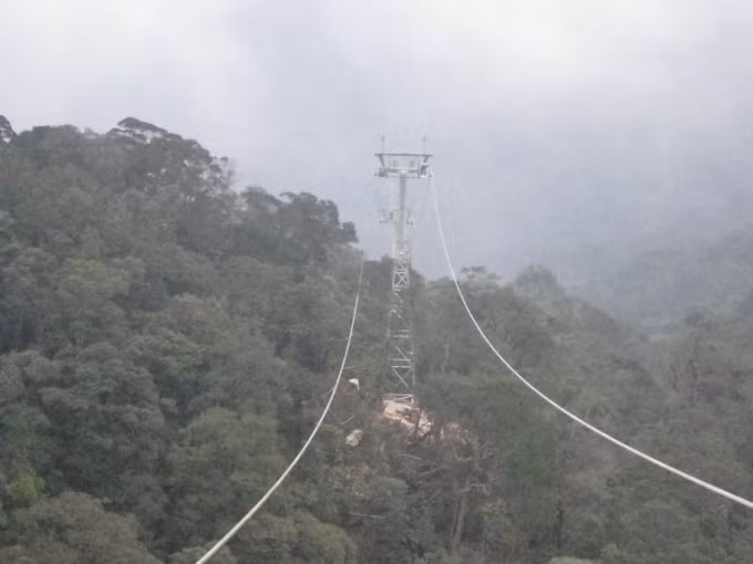 Xây dựng cáp treo số 1.
