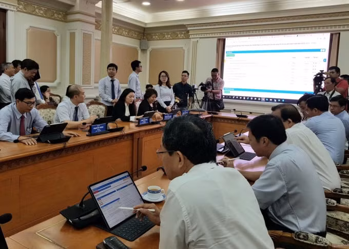 Đại biểu TP. HCM trải nghiệm ứng dụng 