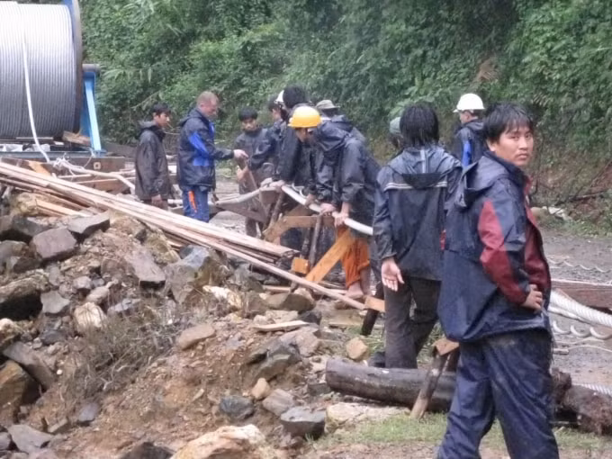 Thi công cáp treo số 1