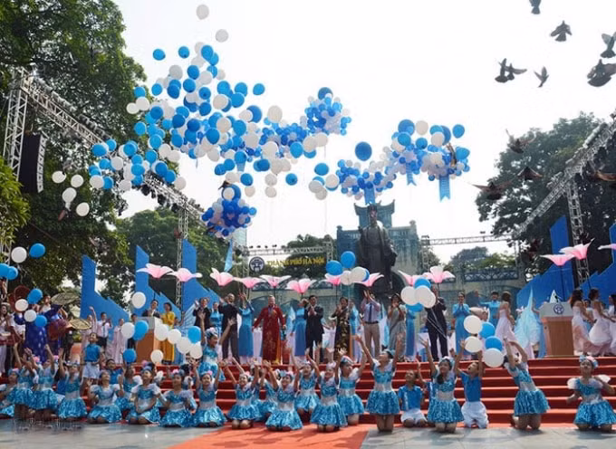 Hà Nội trở thành thành phố duy nhất ở khu vực châu Á - Thái Bình Dương vinh dự đón nhận danh hiệu “Thành phố vì hòa bình”. Ảnh: hanoimoi