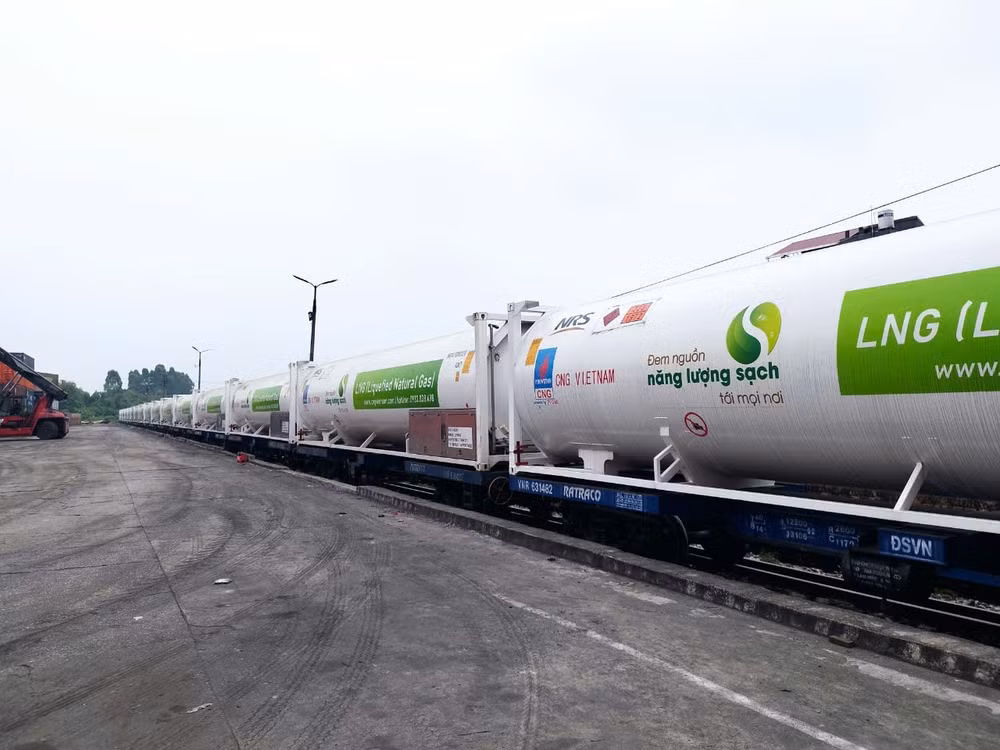 chuyen tau dau tien van chuyen khi thien nhien hoa long lng hinh 2