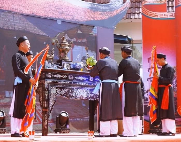 nguoi dan lang huu chap tai hien nghi le keo co tai lang van hoa hinh 1