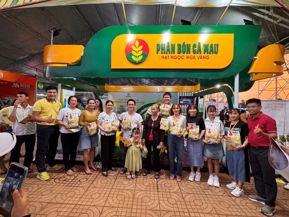 phan bon ca mau dong hanh nang cao gia tri sau rieng viet nam hinh 1