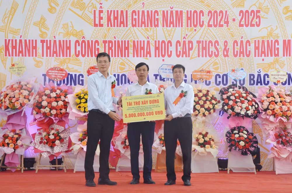 phan bon ca mau dong hanh cung giao duc dia phuong xa bac son hinh 2