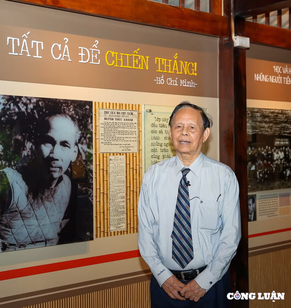 ngon lua nghe soi sang nhiet huyet cach mang cua nhung nguoi lam bao hinh 2