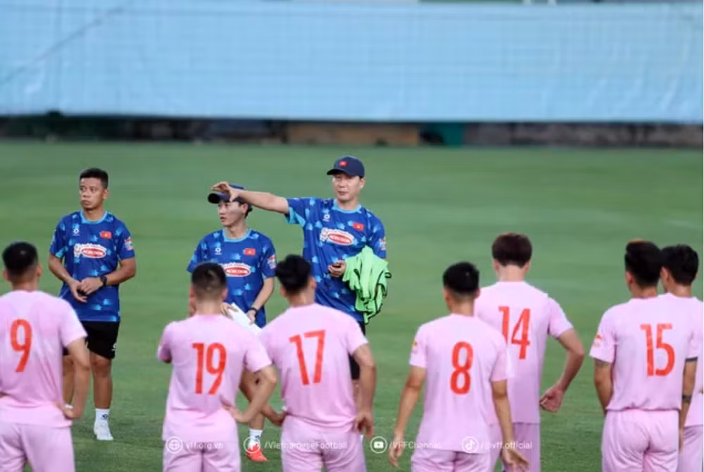 nguyen hoang duc doi tuyen viet nam se the hien dien mao moi o cuoc doi dau voi nga hinh 2