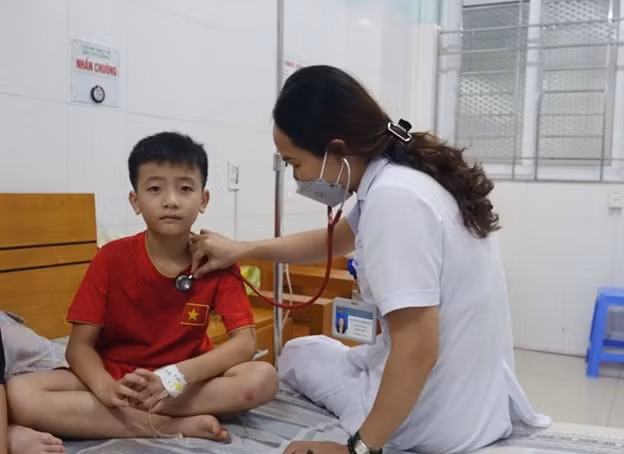 su dung may phat dien vi mat dien sau bao 6 nguoi bi ngo doc khi co hinh 2