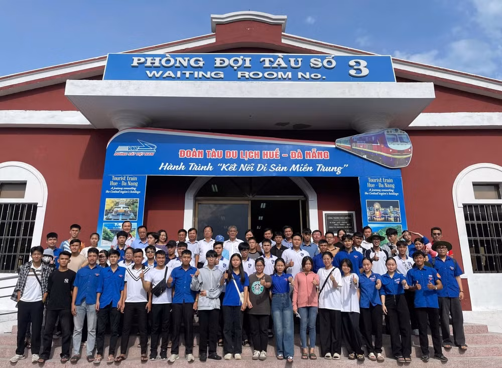 nganh duong sat van chuyen mien phi tinh nguyen vien khac phuc hau qua bao so 3 hinh 1