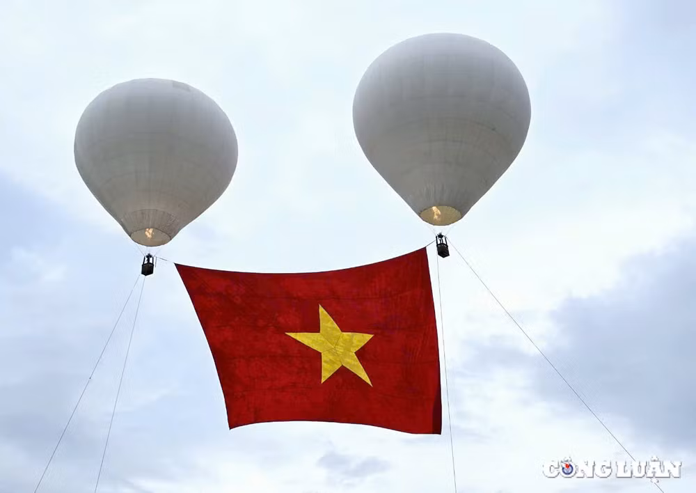 quang ninh le hoi khinh khi cau co hoi trai nghiem hap dan cho nguoi dan du khach hinh 2