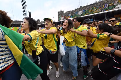 Cổ động viên bị cướp ngay khi đến Mexico xem World Cup