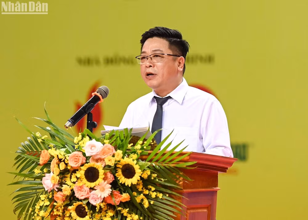trao giai cac noi dung thi dau tai giai vo dich bong ban quoc gia bao nhan dan hinh 2