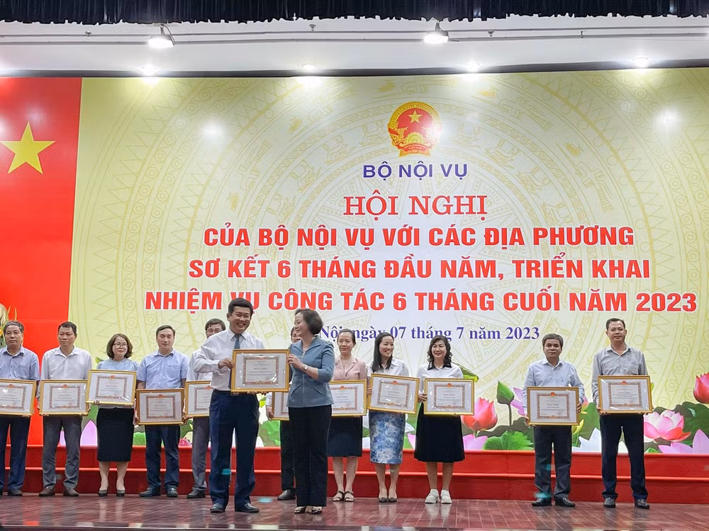 mobifone day manh cai cach hanh chinh nganh noi vu gan voi chuyen doi so hinh 1