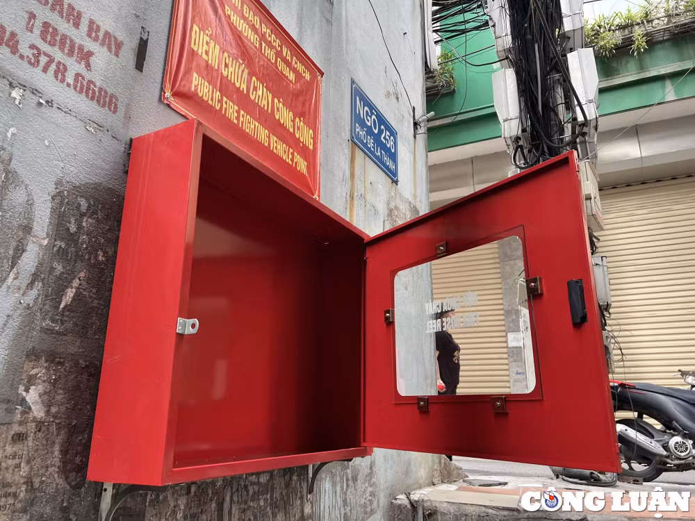 ha noi so mat trom hop dung do cuu hoa o khu dan cu trong canh khoa chat hinh 4