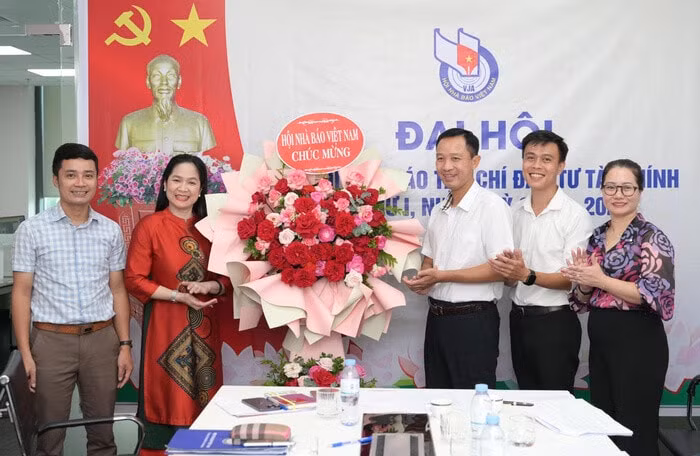chi hoi nha bao tap chi dau tu tai chinh to chuc dai hoi chi hoi nhiem ky 2023 2025 hinh 1